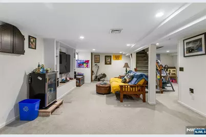 127 Tuella Avenue, Elmwood Park, NJ 07407 - Photo 26