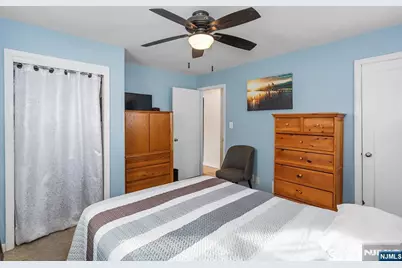 127 Tuella Avenue, Elmwood Park, NJ 07407 - Photo 16