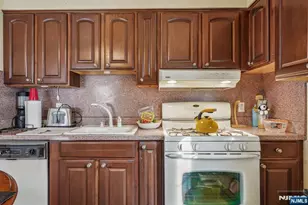 36 Fritz St, Bloomfield, NJ 07003 - Photo 10