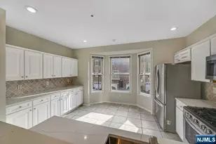 241 Brower Ct 241, West New York, NJ 07093 - Photo 10