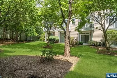 241 Brower Court 241 #241, West New York, NJ 07093 - Photo 36