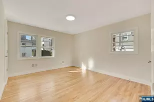 13 Casta Ln 1, Edgewater, NJ 07020 - Photo 10