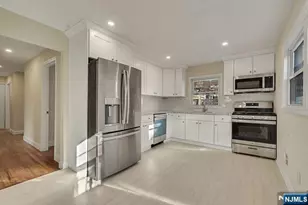 13 Casta Ln 1, Edgewater, NJ 07020 - Photo 8