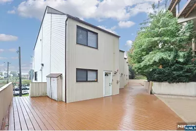 1110 River Road 105 #105, Edgewater, NJ 07020 - Photo 2