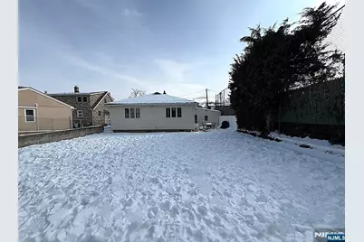 521 Weart Avenue, Lyndhurst Township, NJ 07071 - Photo 34