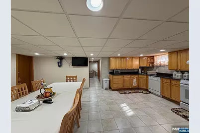 521 Weart Avenue, Lyndhurst Township, NJ 07071 - Photo 24