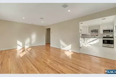 13 Casta Lane 2 #2, Edgewater, NJ 07020 - Photo 6