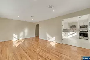 13 Casta Ln 2, Edgewater, NJ 07020 - Photo 6