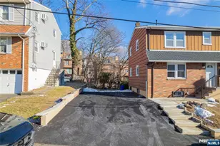 13 Casta Ln 2, Edgewater, NJ 07020 - Photo 22