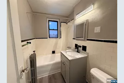 17 Elwood Place 404 #404, Newark, NJ 07104 - Photo 4