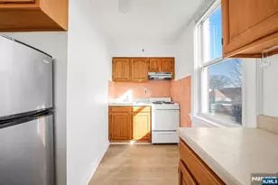 213 Park Ave 7, East Rutherford, NJ 07073 - Photo 4