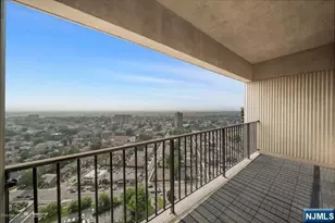 200 Winston Dr 3102, Cliffside Park, NJ 07010 - Photo 10