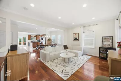 331 Undercliff Avenue, Edgewater, NJ 07020 - Photo 4