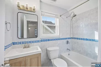 331 Undercliff Avenue, Edgewater, NJ 07020 - Photo 32