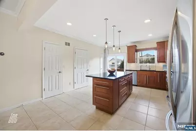 331 Undercliff Avenue, Edgewater, NJ 07020 - Photo 14