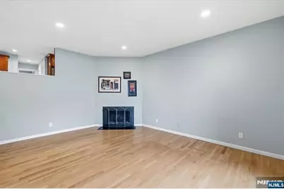 117 Sunset Key 117 #117, Secaucus, NJ 07094 - Photo 10