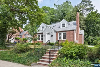 213 Oratam Terrace, Leonia, NJ 07605 - Photo 2