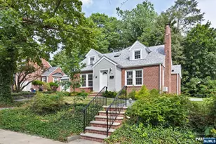 213 Oratam Terrace, Leonia, NJ 07605 - Photo 2