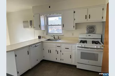 421 Elizabeth Street, Fort Lee, NJ 07024 - Photo 16