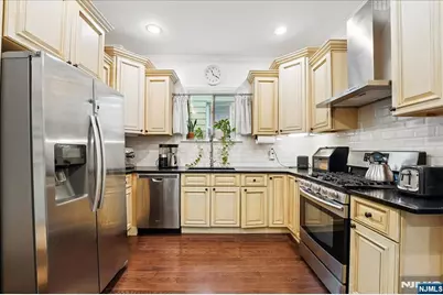106 Griffith Street 106 #106, Jersey City, NJ 07307 - Photo 8