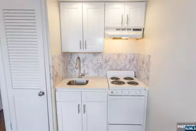 601 Fairview Avenue, Fairview, NJ 07022 - Photo 14