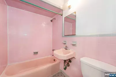 601 Fairview Avenue, Fairview, NJ 07022 - Photo 22