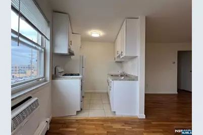 87 W Central Boulevard 2 #2, Palisades Park, NJ 07650 - Photo 4