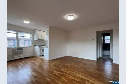 87 W Central Boulevard 2 #2, Palisades Park, NJ 07650 - Photo 2
