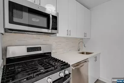 500 Central Avenue 207 #207, Union City, NJ 07087 - Photo 6