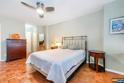 2000 Linwood Avenue 14K #14K, Fort Lee, NJ 07024 - Photo 16