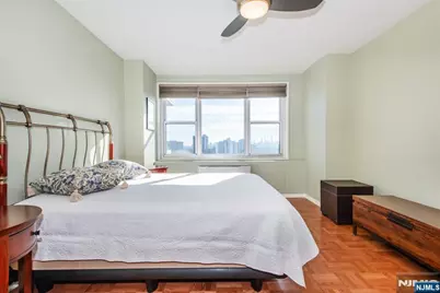 2000 Linwood Avenue 14K #14K, Fort Lee, NJ 07024 - Photo 14