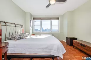 2000 Linwood Ave 14K, Fort Lee, NJ 07024 - Photo 14