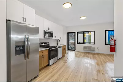 89 Mary Street 502 #502, Paterson, NJ 07503 - Photo 2