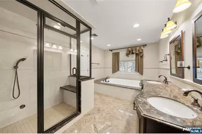 172 Briarheath Lane, Clark Township, NJ 07066 - Photo 18