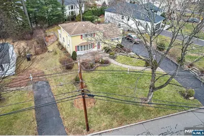 105 Circle Drive, Paramus, NJ 07652 - Photo 8