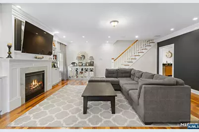 270 Hamilton Avenue, Hasbrouck Heights, NJ 07604 - Photo 2