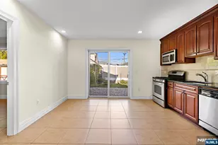 9 15th Ave, Elmwood Park, NJ 07407 - Photo 12