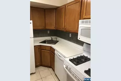 285 Aycrigg Avenue 22D #22D, Passaic, NJ 07055 - Photo 10