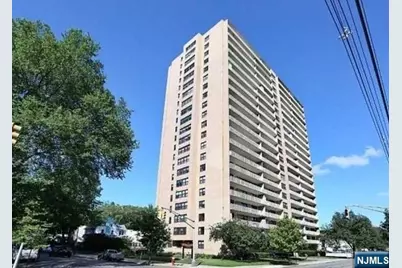 285 Aycrigg Avenue 22D #22D, Passaic, NJ 07055 - Photo 2