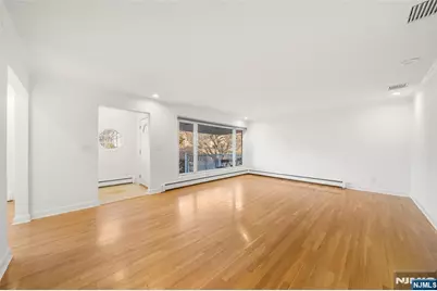 1128 Abbott Boulevard, Fort Lee, NJ 07024 - Photo 4