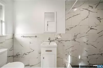 1128 Abbott Boulevard, Fort Lee, NJ 07024 - Photo 14