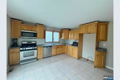 32 Orchard Street, Garfield, NJ 07026 - Photo 4