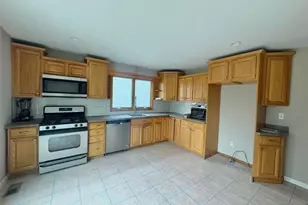 32 Orchard St, Garfield, NJ 07026 - Photo 4