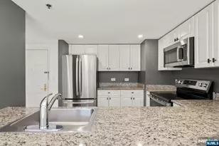 100 Old Palisade Road 914, Fort Lee, NJ 07024 - Photo 4