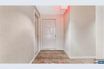 605 Thornton Court T605 #T605, Edgewater, NJ 07020 - Photo 26