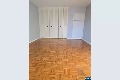 2348 Linwood Avenue 3L #3L, Fort Lee, NJ 07024 - Photo 12