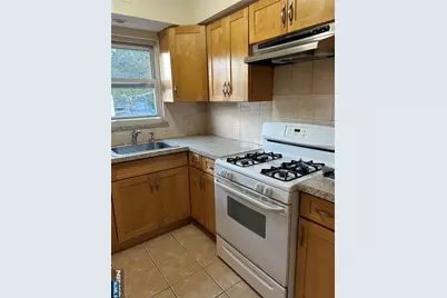 772 Clark Avenue 2nd Fl #2nd Fl, Ridgefield, NJ 07657 - Photo 2