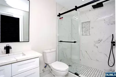 21 E Clinton Avenue, Bergenfield, NJ 07621 - Photo 44