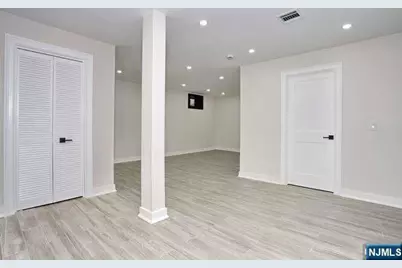 21 E Clinton Avenue, Bergenfield, NJ 07621 - Photo 38