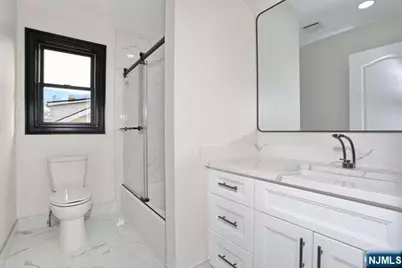 21 E Clinton Avenue, Bergenfield, NJ 07621 - Photo 34